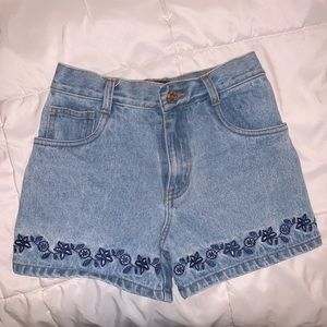 Vintage 90s Route 66 Floral Embroidered Hem Jean Shorts